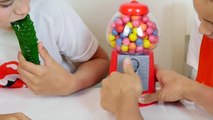 Machine à Bonbons Magique & Langues Géantes - Blague Gumball Machine Prank