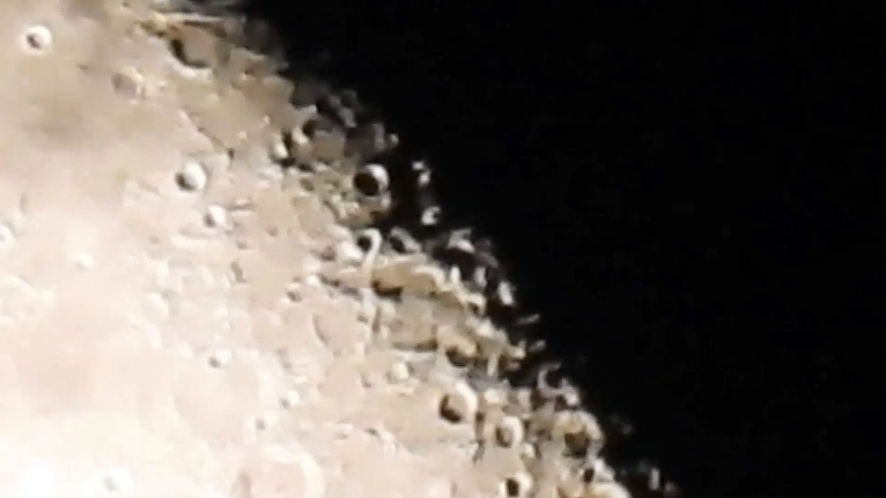 Half Moon 4 Oct 2015 super zoom zoom test