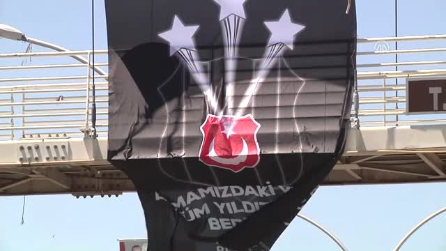 Beşiktaş Şampiyonluğu Kutluyor