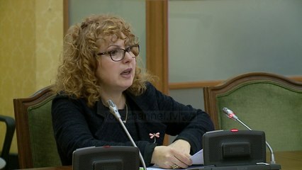 Drejt shkarkimit drejtoresha e AMF-së - Top Channel Albania - News - Lajme