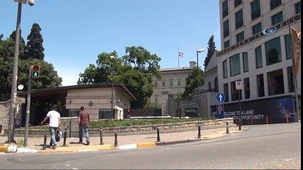 İngiltere İstanbul Başkonsolosluğunda Bayraklar Yarıya İndirildi