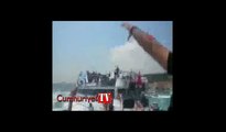 Beşiktaş taraftarlarını taşıyan teknedeki kaza anı