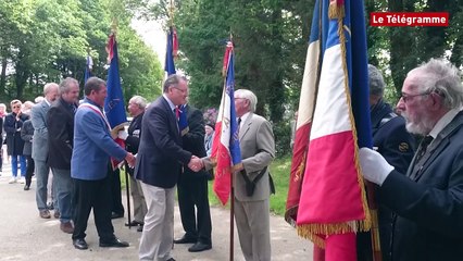 Carhaix (29). Hommage aux martyrs de Lamprat