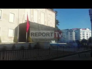 Report TV - Protestuesit e PD, kapsolle  dhe tymuese drejt Kryeministrisë