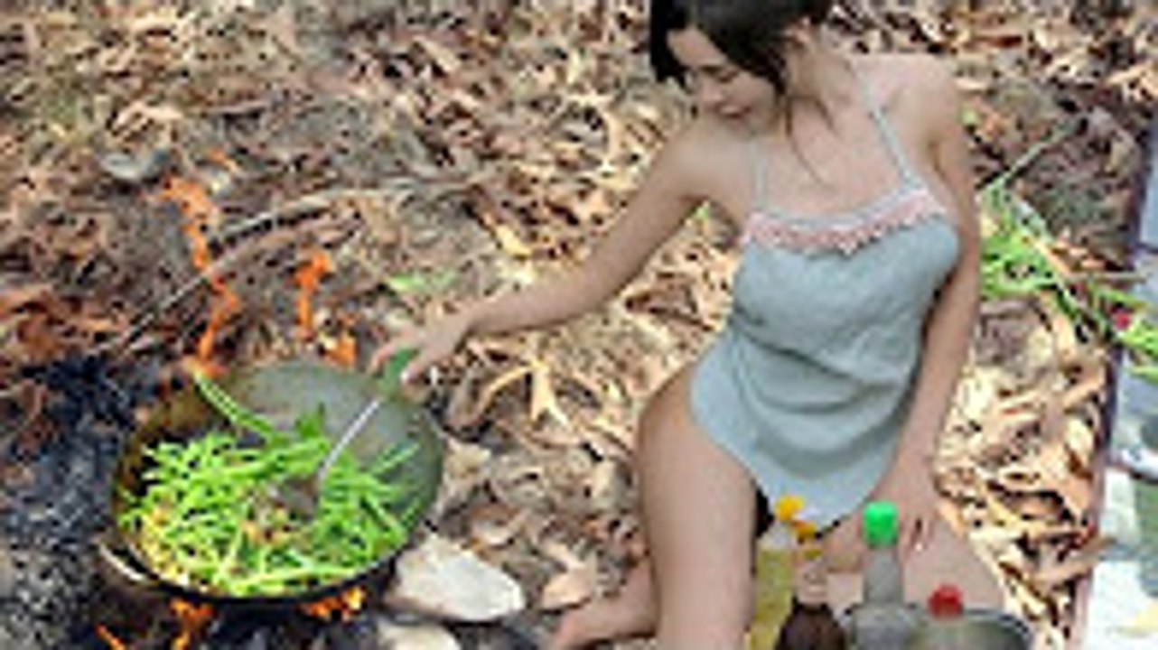 Viral Video Food - Beautiful Girl Fry Snail New Video 2017 - EVER