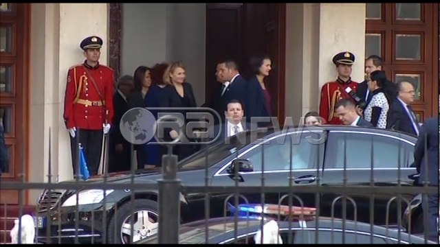 Ora News – Mogherini mbërrin në Tiranë, takim me Nishanin në Presidencë