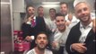 Jogadores do Real fazem a festa no avião na volta para Madri