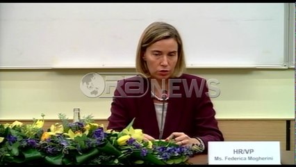 Ora News – Mogherini me studentë: Miratoni Vettingun, bëni hapa përpara