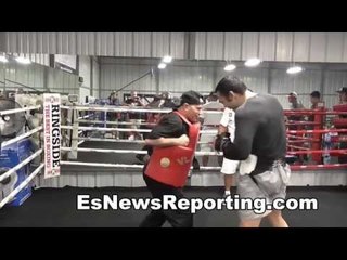 Julio Cesar Chavez Jr Drops Seckbach With Monster Bodyshot - EsNews Boxing