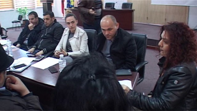 Komiteti për komunitete diskuton për familjet skamnore - Lajme