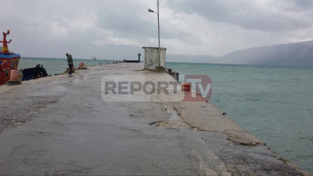Report TV - Moti i keq shkakton probleme në Vlorë dhe Durrës
