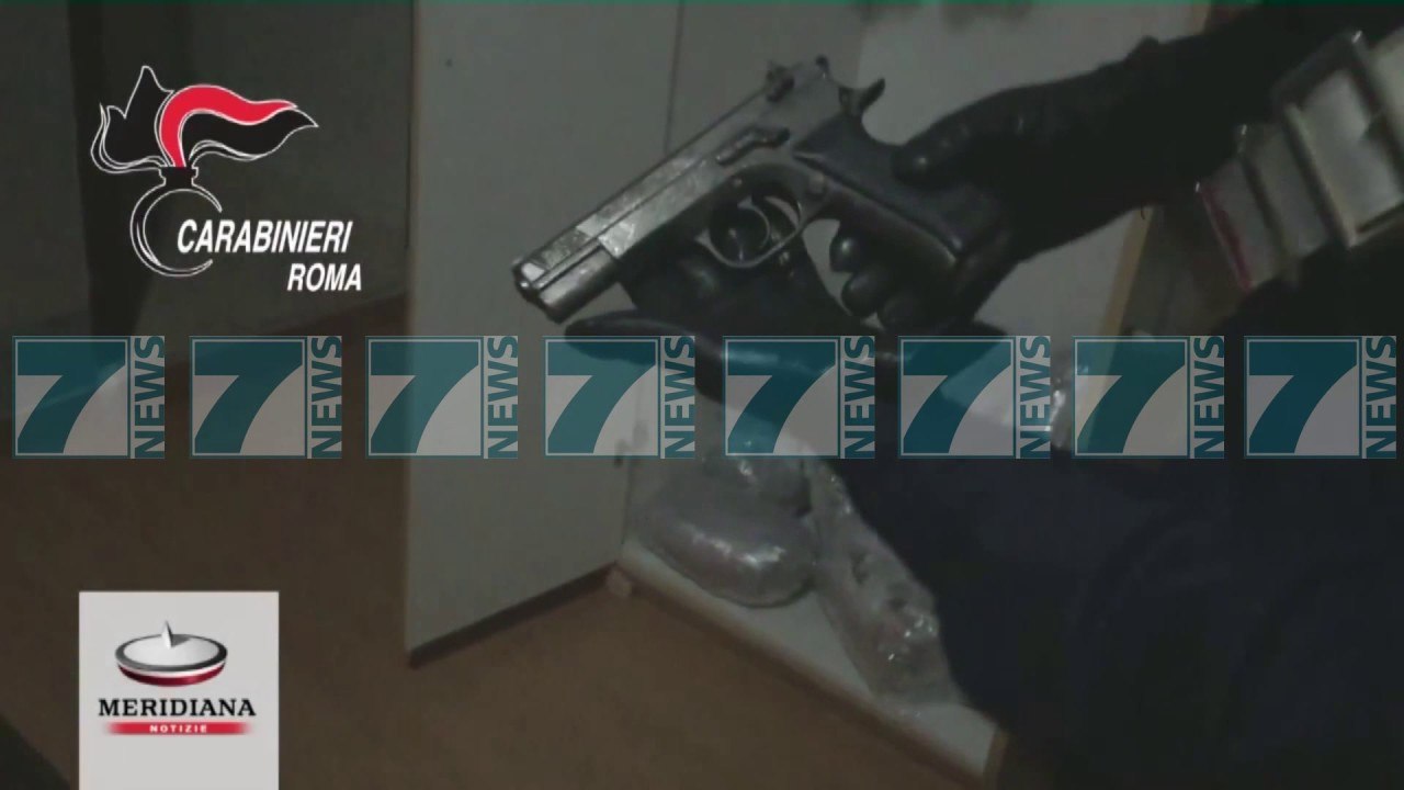 ARRESTIM SPEKTAKOLAR NE ROME, PRANGA DY SHQIPTAREVE - News, Lajme - Kanali 7
