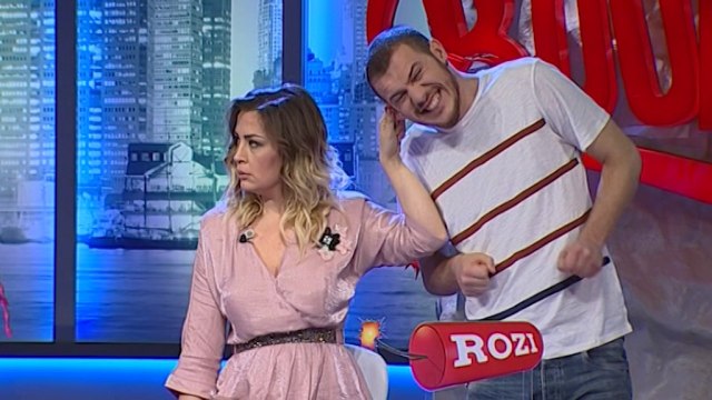 BOOM /Skandal në Gjykatën Administrative, punonjësi tërheq zvarrë qytetarin(I plotë, 7.3.2017)