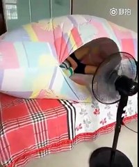 Çadırda Muhteşem Bacak Serinletme