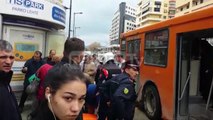 Report TV - Vlorë, e moshuara bien nga autobusi, plagoset lehtë gruaja