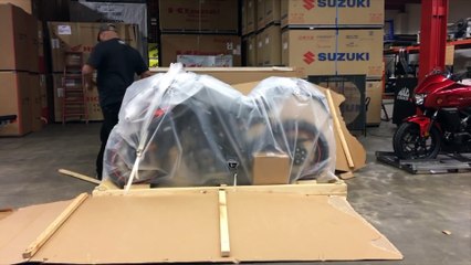 2017 KTM 1290 Super Duke R - Unboxing