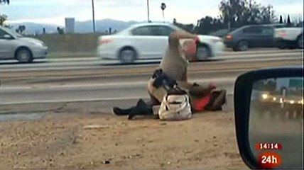 Mujer es brutalmente golpeada por la Policía de Estados Unidos