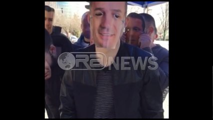 Ironia - Të rinjtë e FRPD si Mark Frrok e Lul Berisha firmosin petiticon për drejtësi