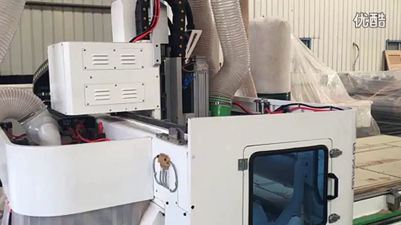 Roctech CNC Router Automatic Makes Furnitures
