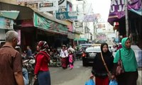 Pasar Ikan Lama di Medan Jual Model Baju Muslim Terbaru
