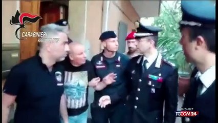 'Ndrangheta, arrestato il boss Giorgi il video dei baciamano mentre loportano via