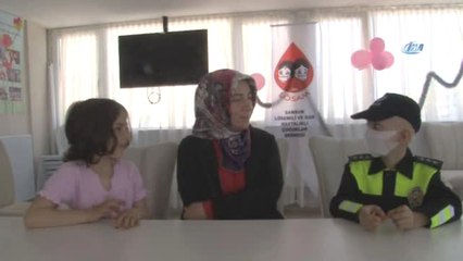 Lösemili Oğlunun Tedavisi İçin Evsiz Bir Hayat Sürüyorlar