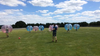 Un match de Bubble foot avec Big Bubble