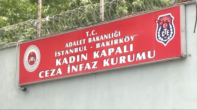 Deniz Seki Hayranları Cezaevi Önünde Tahliye Saatini Bekliyor