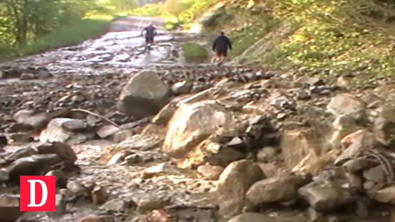 Les images du sauvetage suite aux coulées de boue et de cailloux sur la route du Tour (Col d'Agnes)