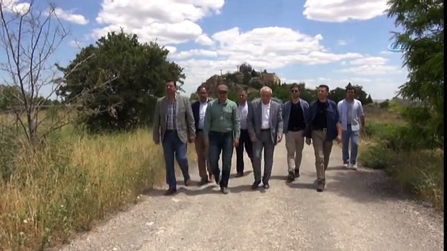 AK Parti Mardin Milletvekili Miroğlu, Mardin Kalesi’nde İncelemelerde Bulundu