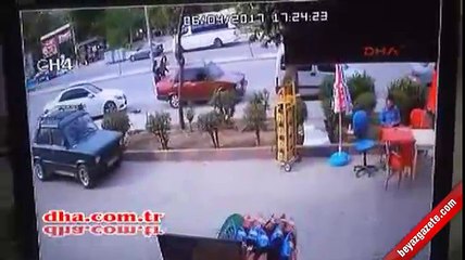 İzmir Karabağlar'da korkunç kaza