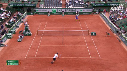 Roland-Garros 2017 : Le premier rallye splendide remporté par Khachanov (2-1)