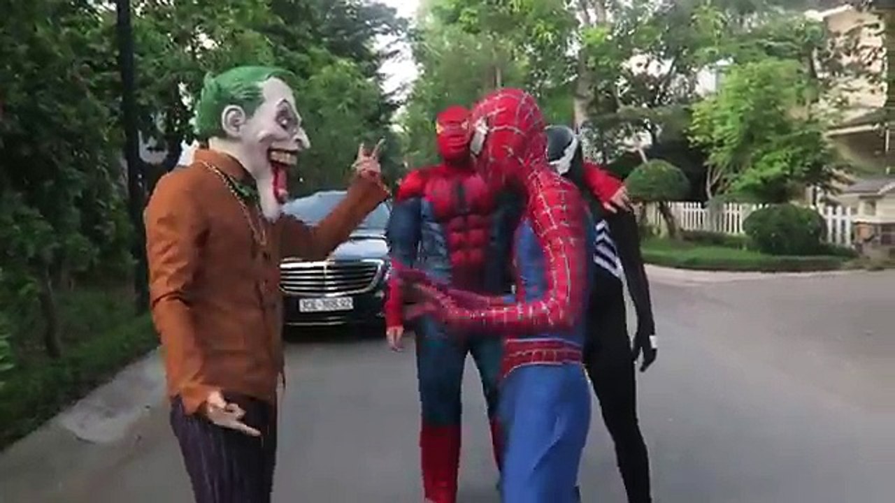 Spiderman SAW Horde of Zombie! Horde of Zombie Bite Spiderman Venom Joker Spiderman Muscle Action Mo