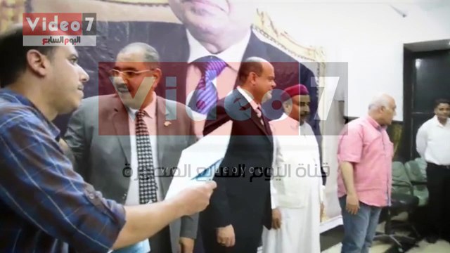 محافظ مطروح يكرم أوائل الشهادتين الإبتدائية والإعدادية