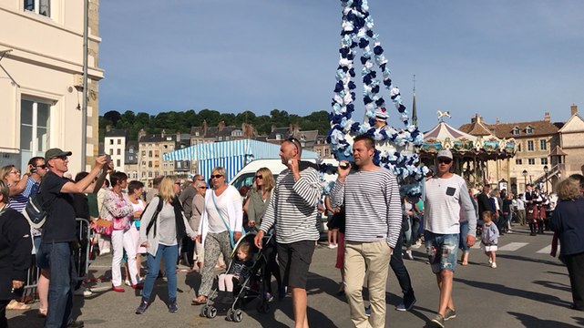 Le défilé de la fête des marins