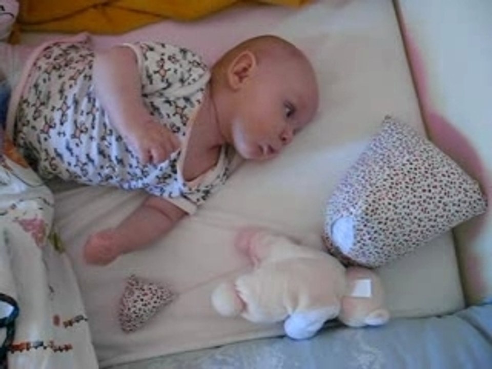 Arthur et son coussin musical1