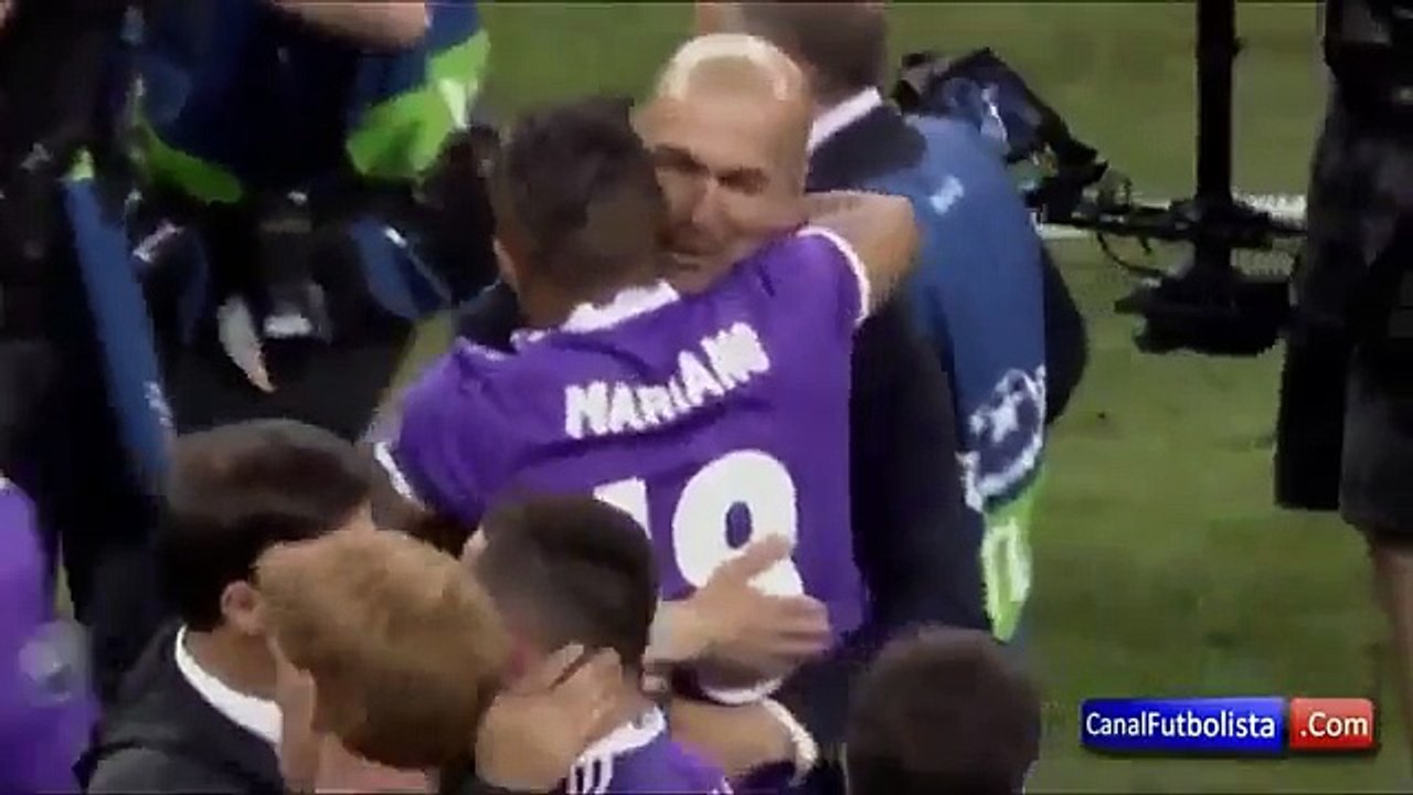 The super awkward moment between James Rodriguez & Zinedine Zidane