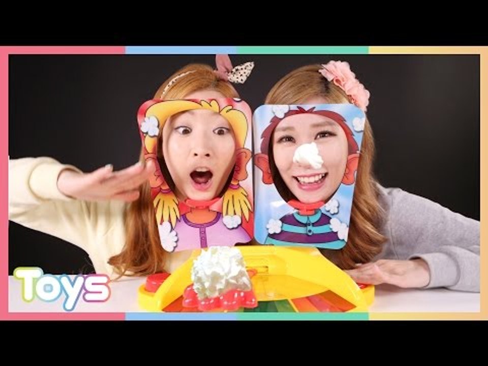 엘리와 줄리의 파이 페이스 보드게임 장난감 대결 놀이 CarrieAndToys