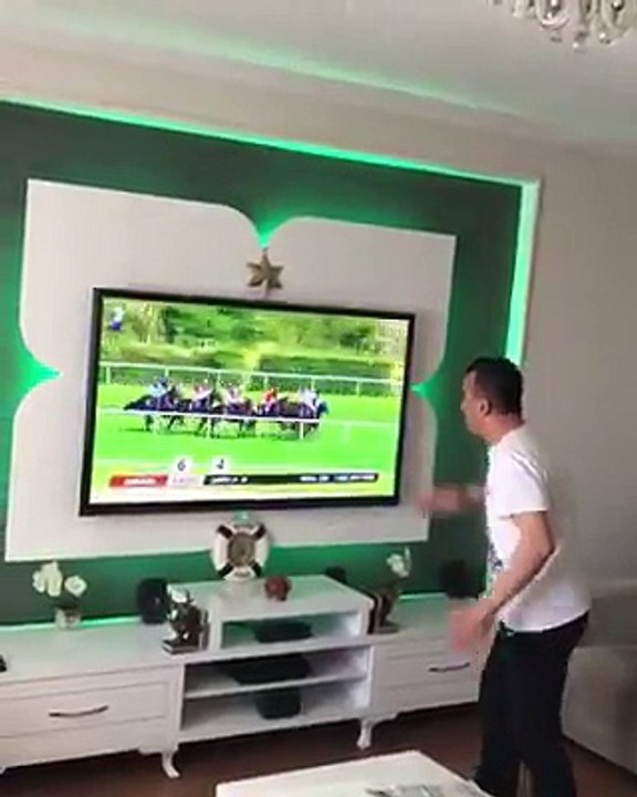 KOMEDİ DÜNYASI Anı yaşamak bu olsa gerek