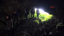 Zonguldak Mağara Diş Fırçasıyla Temizleniyor