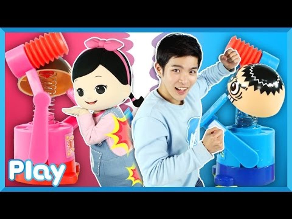 캐빈과 꼬마 캐리의 뿅망치 치기와 엉덩이 밀기 보드게임 놀이 | 캐리앤 플레이