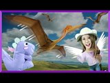 Julie's Dinosaur Story 'Quetzalcoatlus' | CarrieAndEnglish