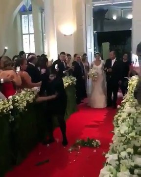 Invitée à un mariage, cette demoiselle d'honneur se paye la honte de sa vie