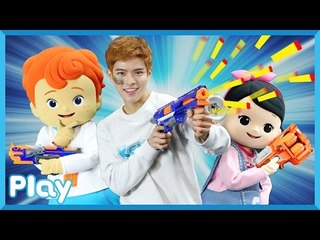 목표물을 맞혀라! 캐빈형과 캐리, 캐빈의 너프건 대결 장난감 총 사격 놀이ㅣ캐리 앤 플레이