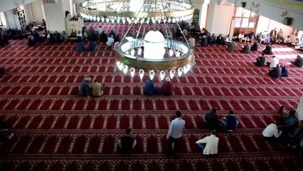 Yüksekova'da Mukabele Geleneği Yaşatılıyor