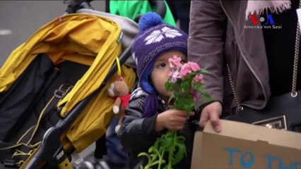 Londra'daki Saldırıda Ölenler Anılıyor