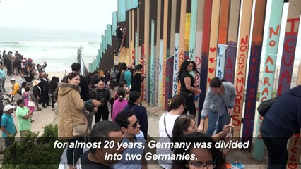 Musicians stage concert in protest at US-Mexico border wall