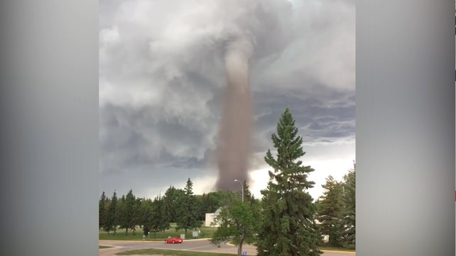 Tornado touches down in Three Hills, Alberta