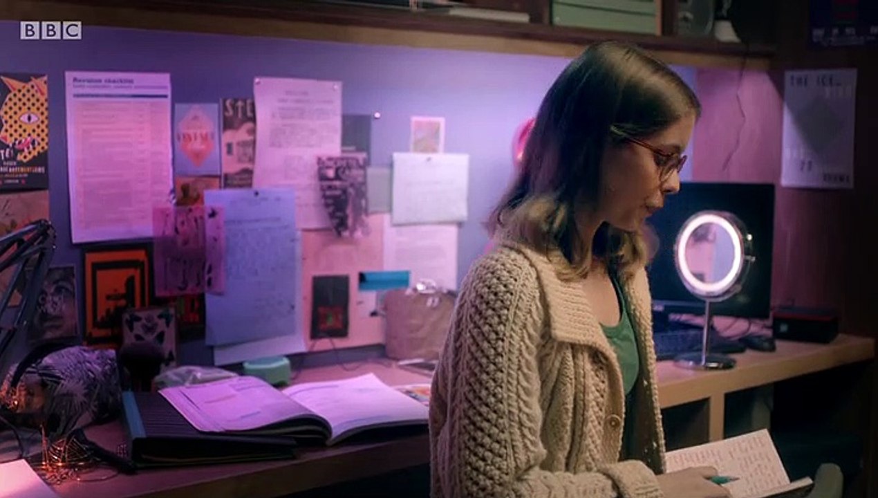 Clique S01E02