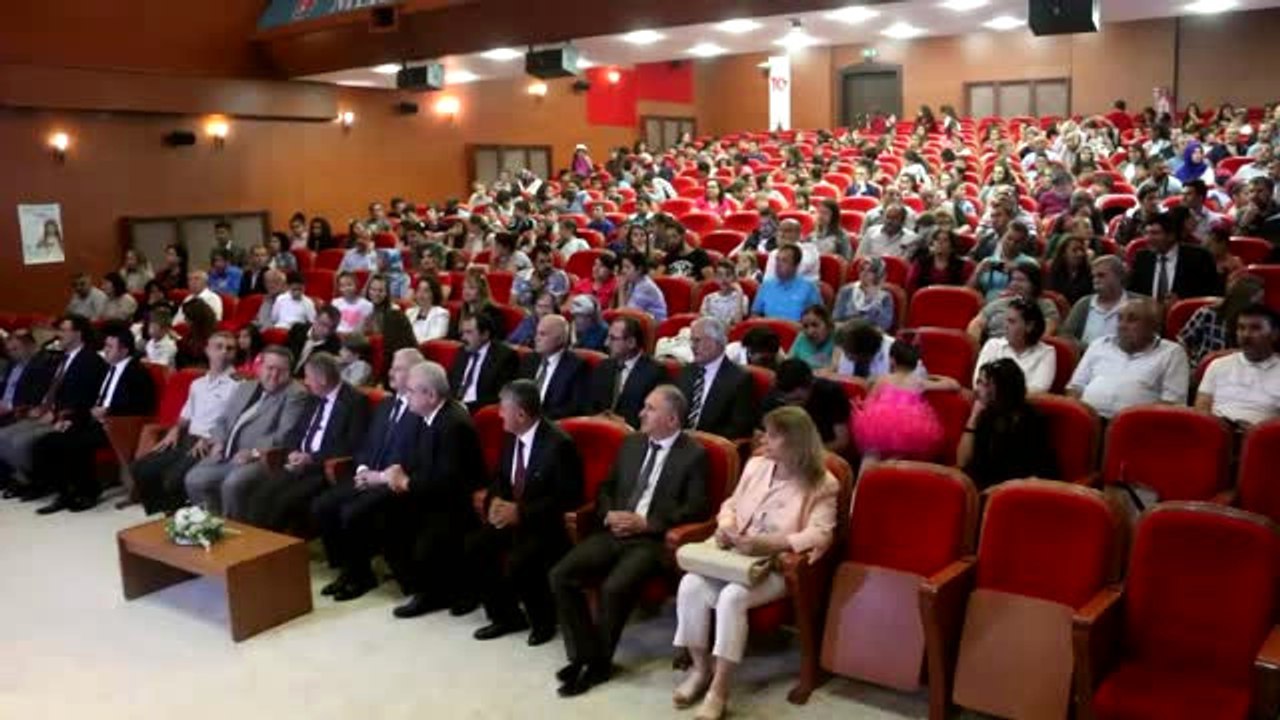 Anaokulu Öğrencilerinden "Geri Dönüşüm" Defilesi - Burdur